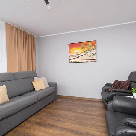 Przytulny Z 3 Sypialniami Z Biurkiem Do Pracy Zdalnej By Renters Krasków