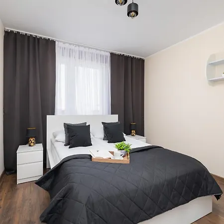 Apartment Przytulny Z 3 Sypialniami Z Biurkiem Do Pracy Zdalnej By Renters