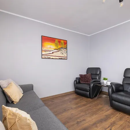 아파트 Przytulny Z 3 Sypialniami Z Biurkiem Do Pracy Zdalnej By Renters 크라쿠프