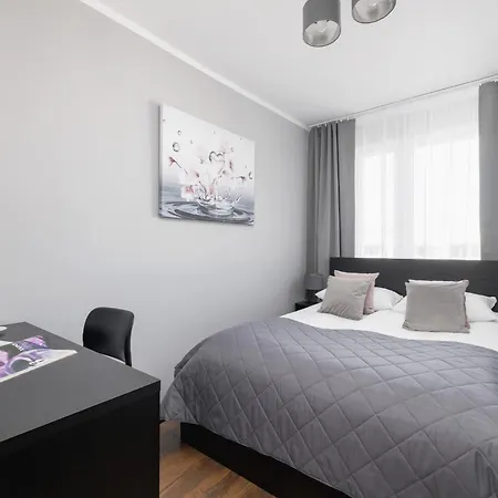Przytulny Z 3 Sypialniami Z Biurkiem Do Pracy Zdalnej By Renters 아파트 *