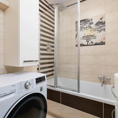 Przytulny Z 3 Sypialniami Z Biurkiem Do Pracy Zdalnej By Renters * クラクフ
