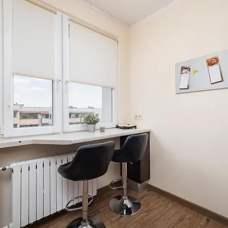 Przytulny Z 3 Sypialniami Z Biurkiem Do Pracy Zdalnej By Renters Lägenhet Kraków